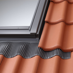 Водонепроницаемый оклад Velux EDW 2000 для высокопрофилированного кровельного материала Рівне