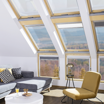 Мансардное окно Fakro Lux FTP-V U3 Z-Wave с электроуправлением в Ковеле, фото 8