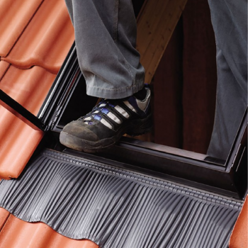 Выход на крышу Velux GVT 0000 в Луцке, фото 4