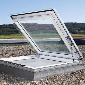 Зенітне вікно Velux CXP 0473+ISD для виходу на плоский дах в Рівному, фото 2