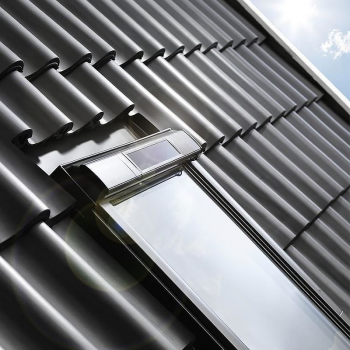 Мансардное окно Velux Премиум GGL 306830А с управлением от солнечного батареи в Луцке, фото 2