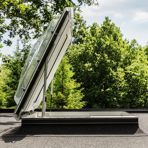 Зенитное окно Velux CXP 0473+ISD для выхода на плоскую крышу Зенитное окно Velux CXP 0473+ISD для выхода на плоскую крышу