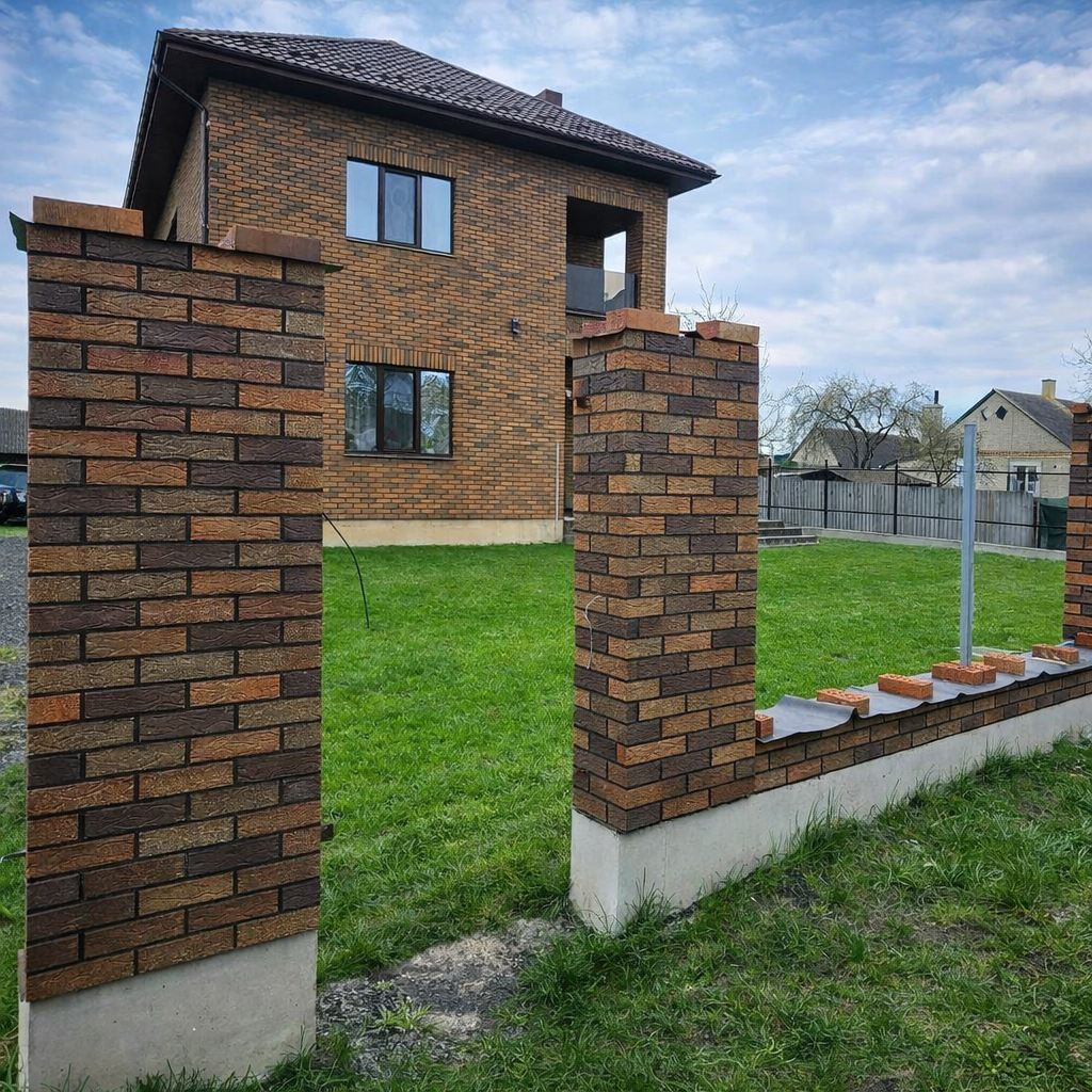 Приватний будинок фасад та паркан з клінкерної цегли, фото 4