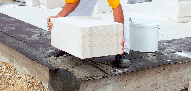 Кладка блока